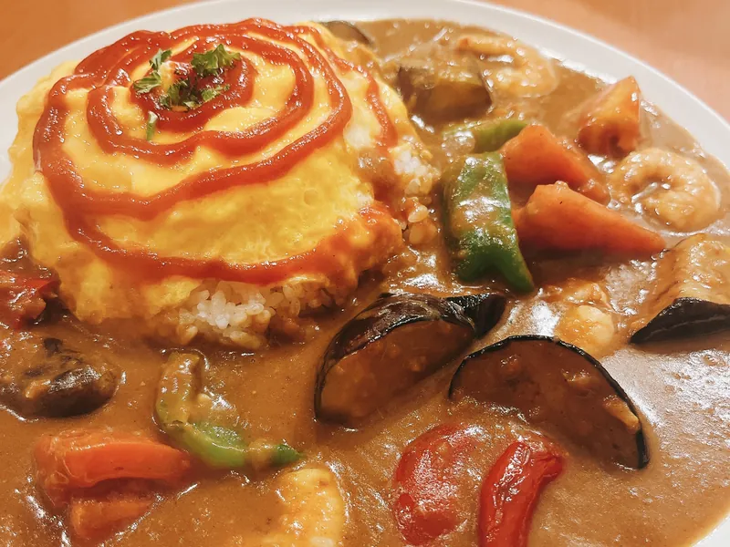 めぐろ三ツ星食堂のオムライス